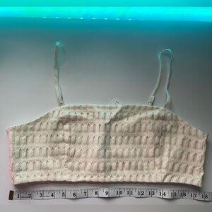 VINA ITALIAN LACE CROP TOP